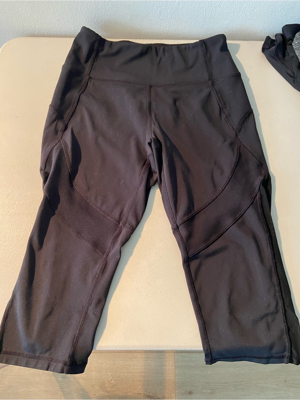 Joe Fresh Black Capri Workout Leggings